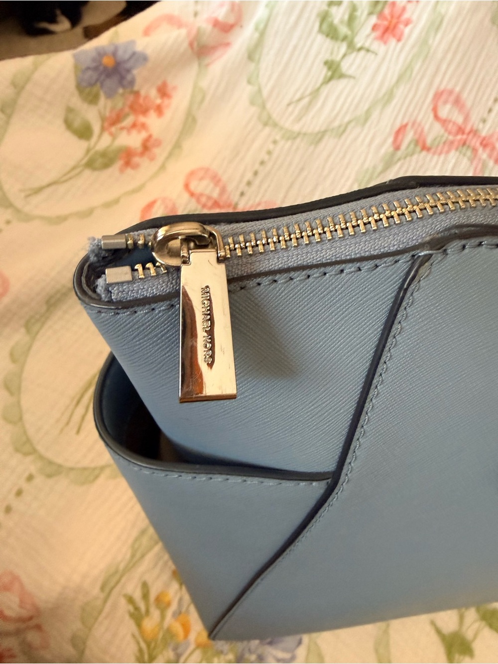 MICHAEL KORS Sky Blue Saffiano Leather Tote Bag Handbag Purse MINT CONDITION - Picture 2 of 16